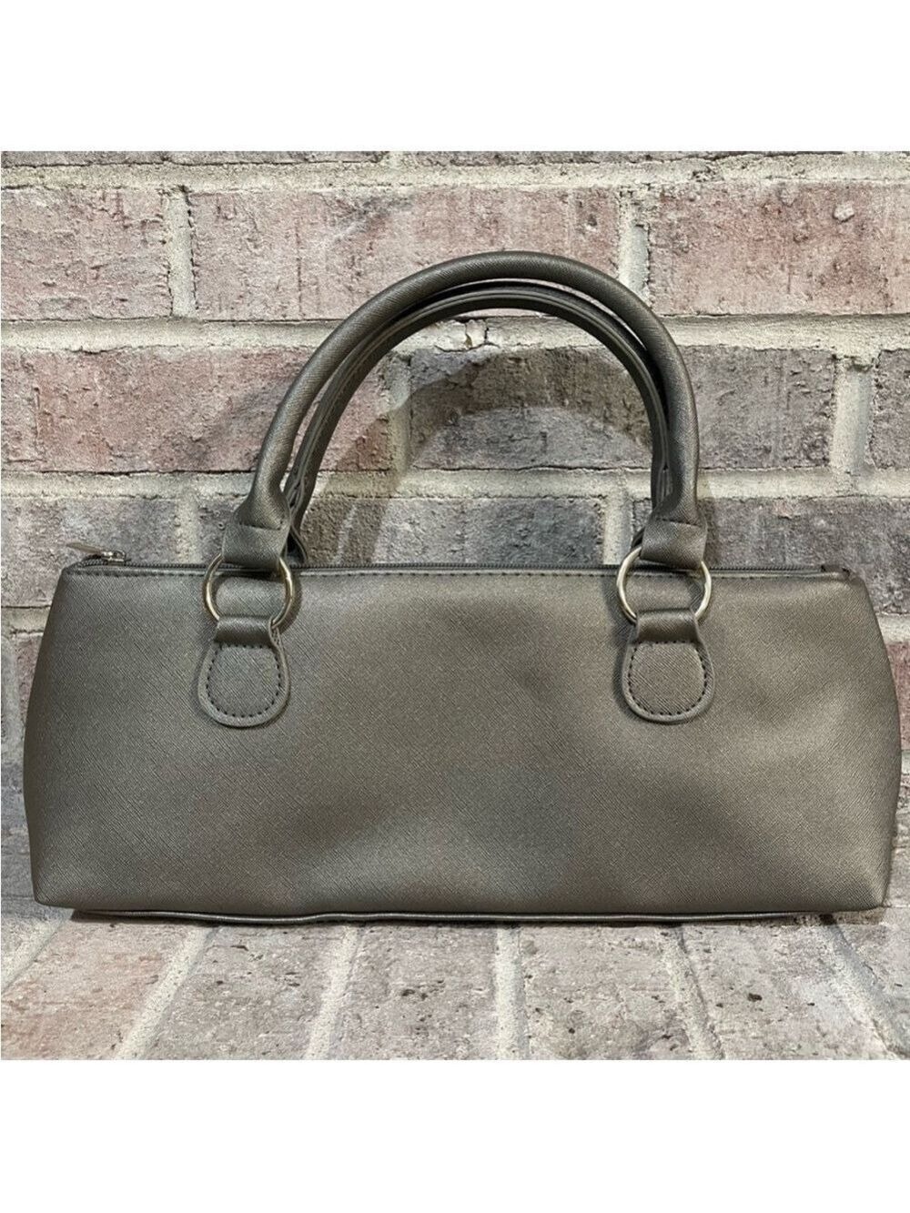 Elegant Gray Handbag